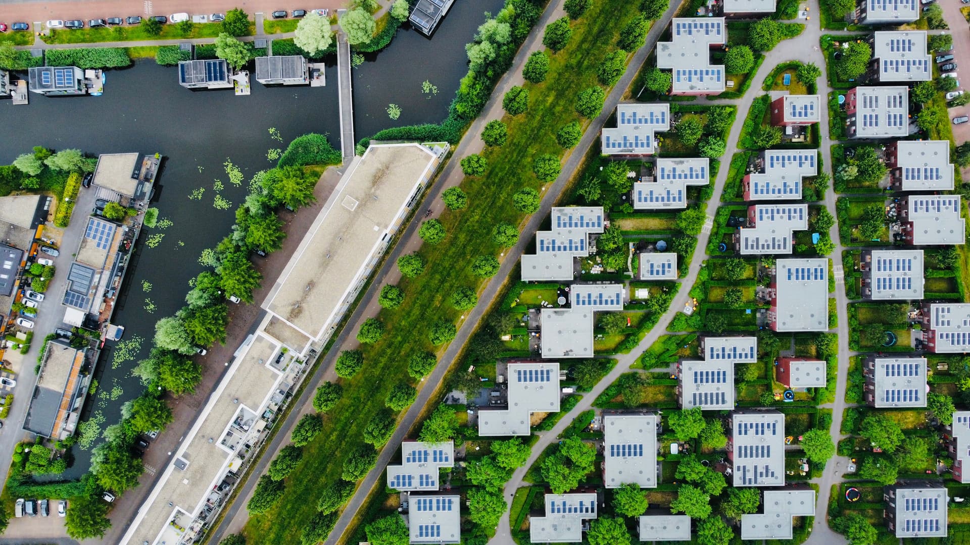 Dutch canal houses — HomeReview property analysis